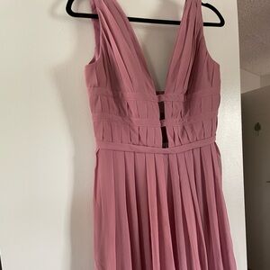 Monique Lhuillier Whitney Deep V-Neck Ruffle Pleat Chiffon Gown size 8 mauve